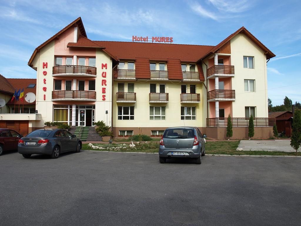 Hotel Mures Topliţa Extérieur photo