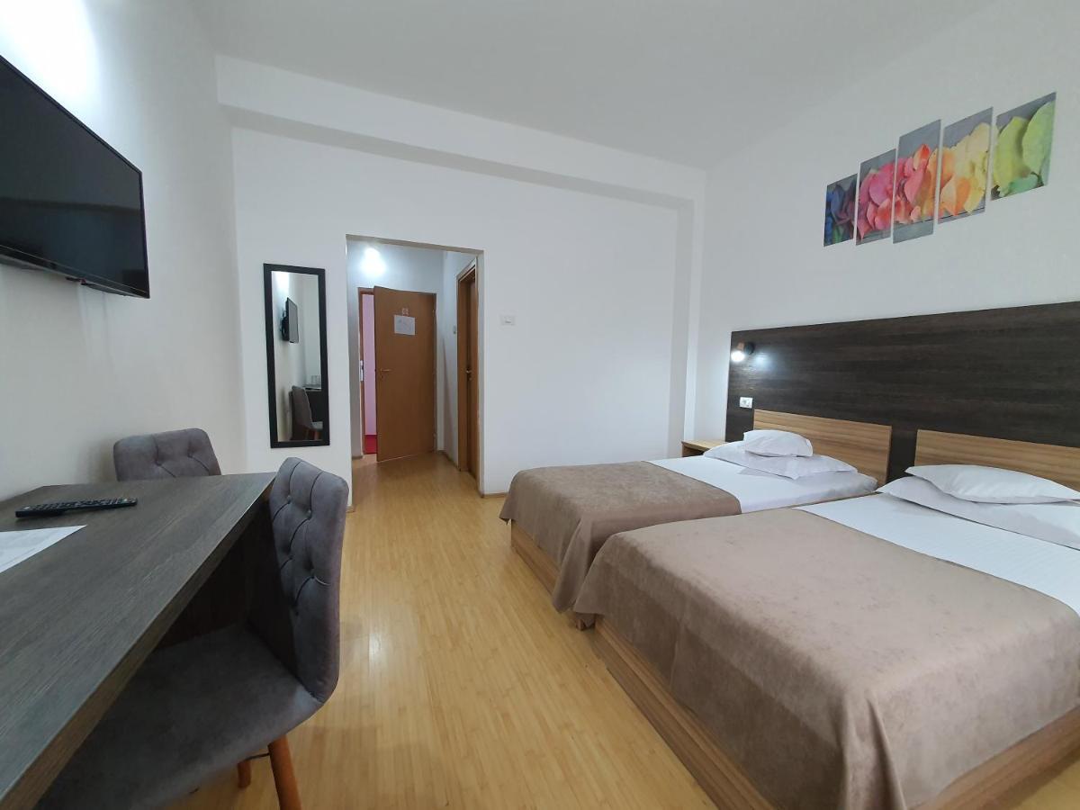 Hotel Mures Topliţa Extérieur photo